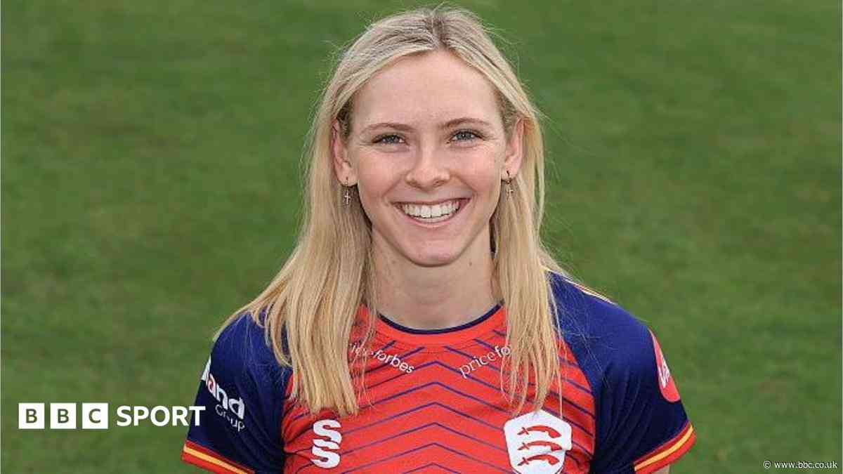 Essex Women all-rounder Smale signs new deal