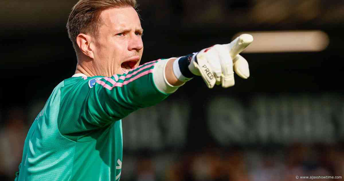 Ajax-routinier bewierookt: 'Samen met Blind kan hij de Ajax-defensie leiden'