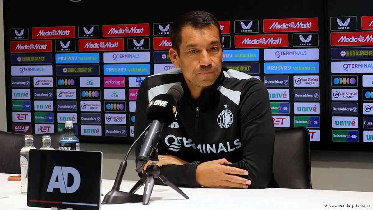 Van Bronckhorst doet boekje open: 'Was belangrijk om het een plekje te geven'