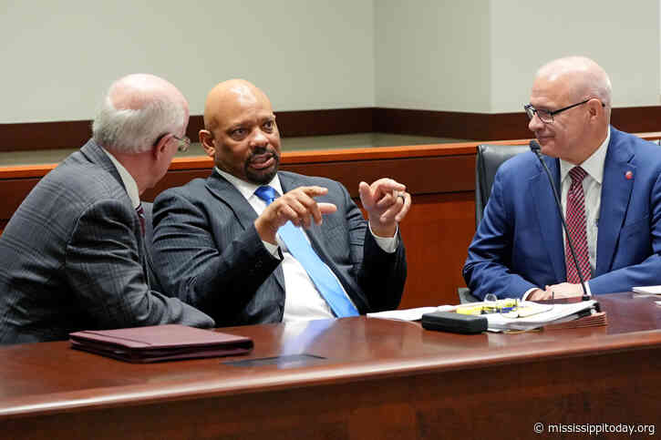 Mississippi college board extends commissioner’s contract and boosts his pay