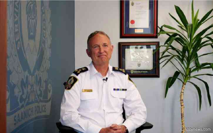 Saanich police chief receives UFV alumni award