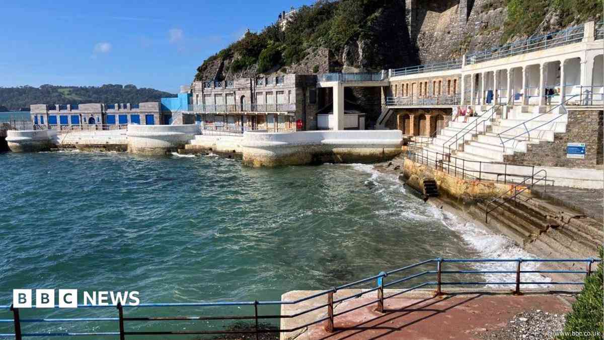 Swimmers hit with second sewage warning in a week