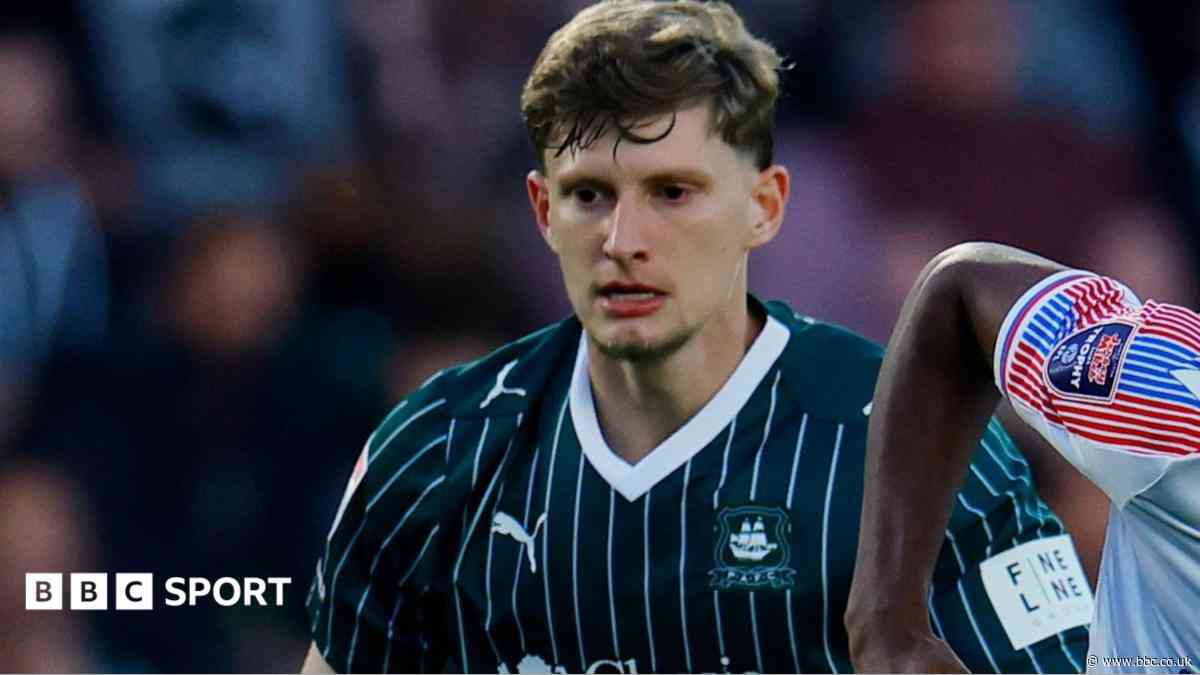 Plymouth boss 'thrilled' to have MacKenzie fully fit