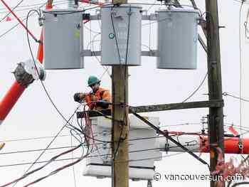 Winds cause power outages for thousands, delay B.C. Ferries sailings