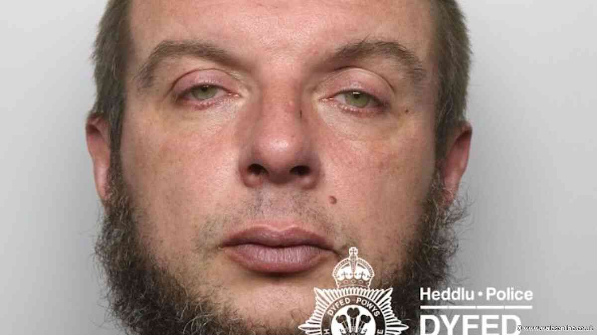 Aberystwyth resident stuffs ornaments in sock and swings it at man trying to get into his house