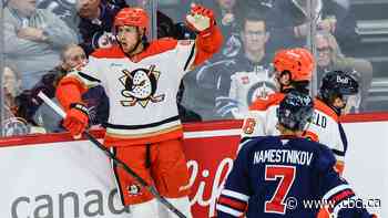 Caulfield helps Ducks ground Winnipeg Jets