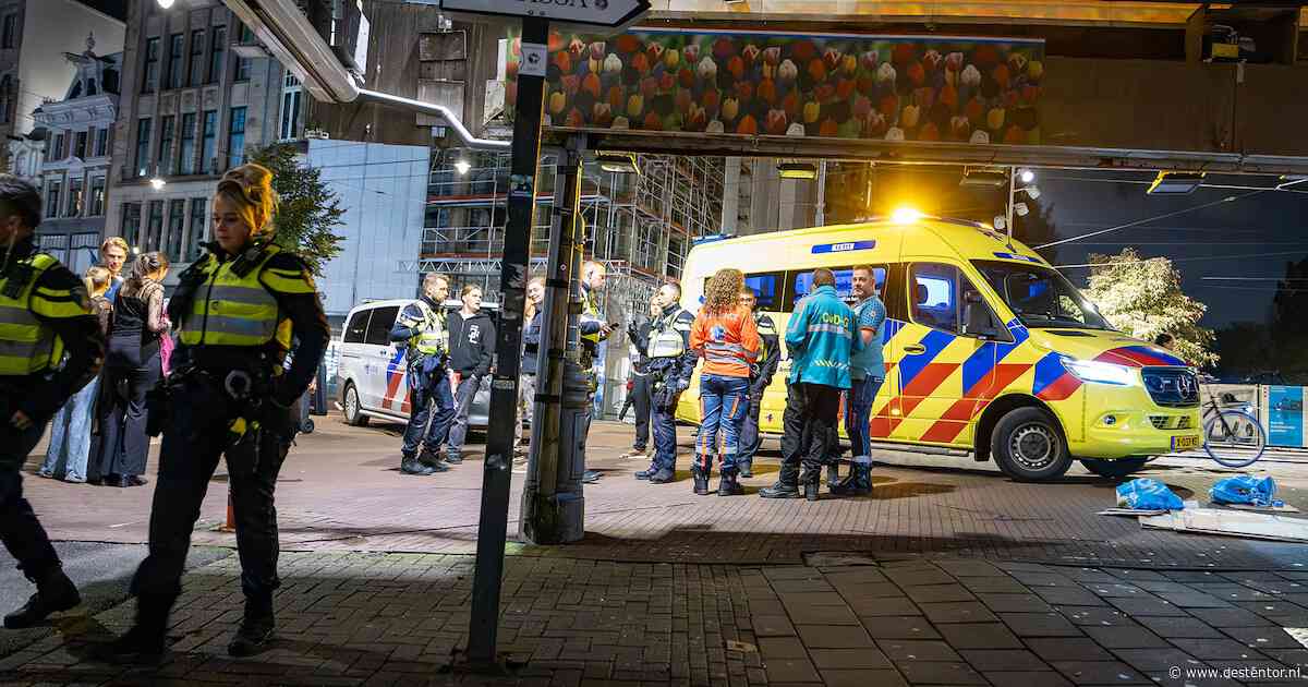 Jongeman raakt gewond bij mogelijk steekincident in Amsterdam