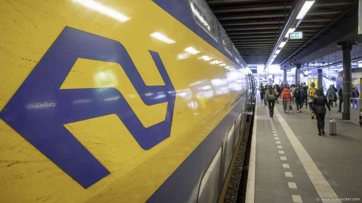 Hele dag geen treinverkeer tussen Rotterdam en Delft door brandstichting bij spoorbrug