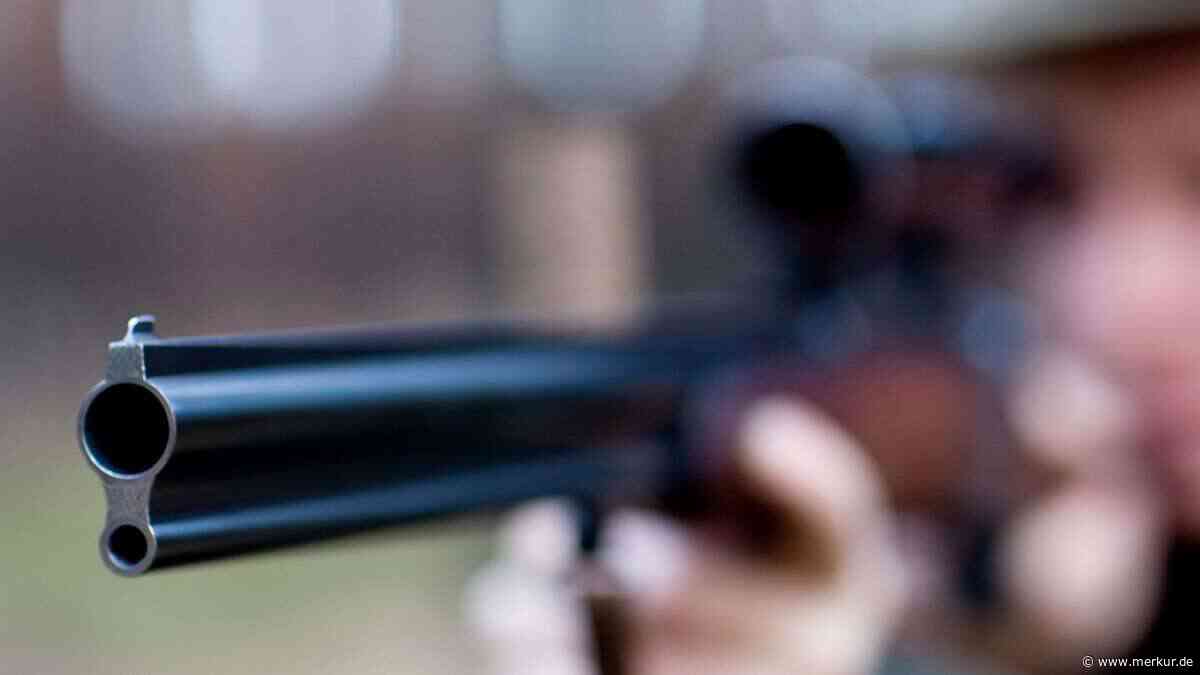Nach tödlichen Schüssen: Tölzer Waffenkontrolleure tragen  schon lange schusssichere Westen