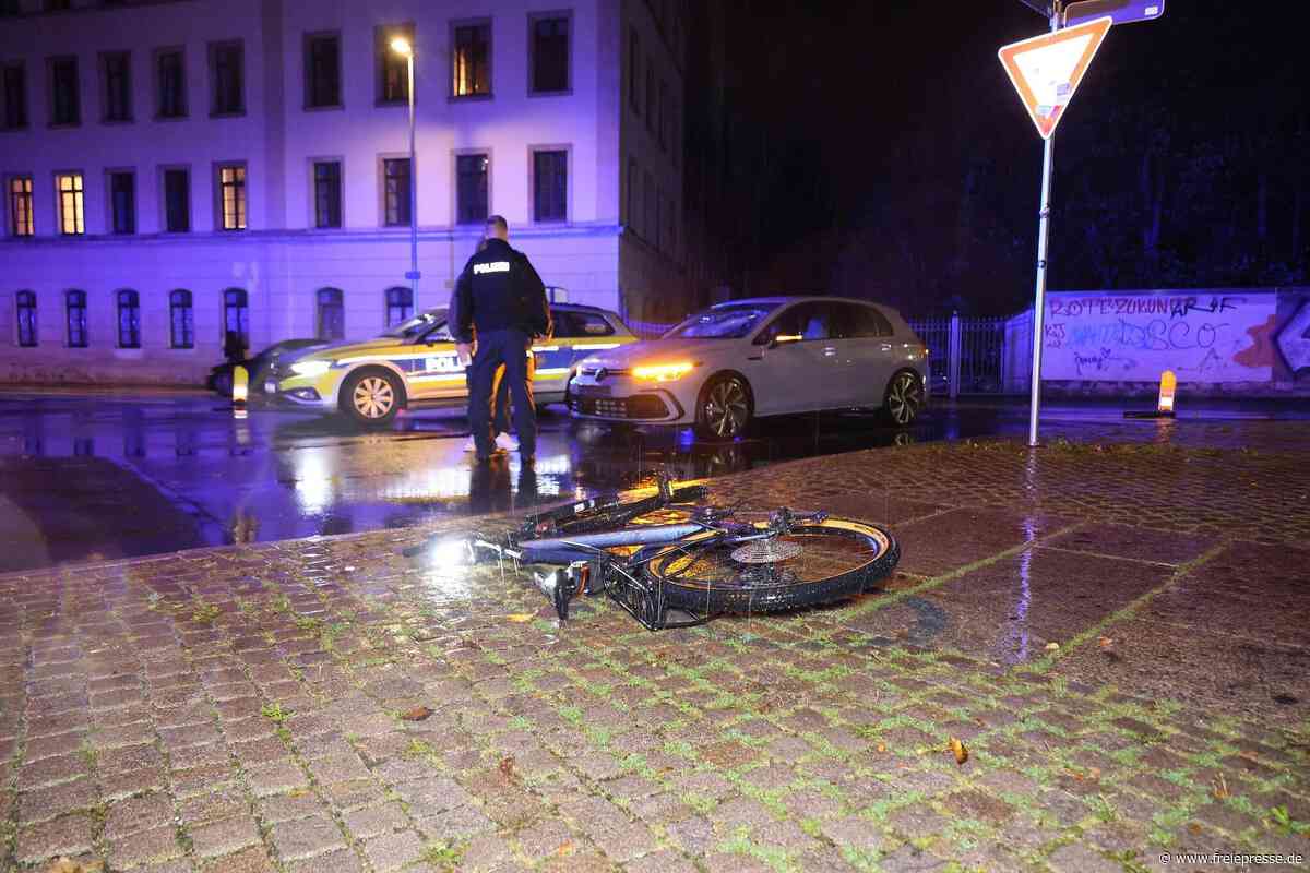 Chemnitz: Radfahrerin bei Unfall schwer verletzt