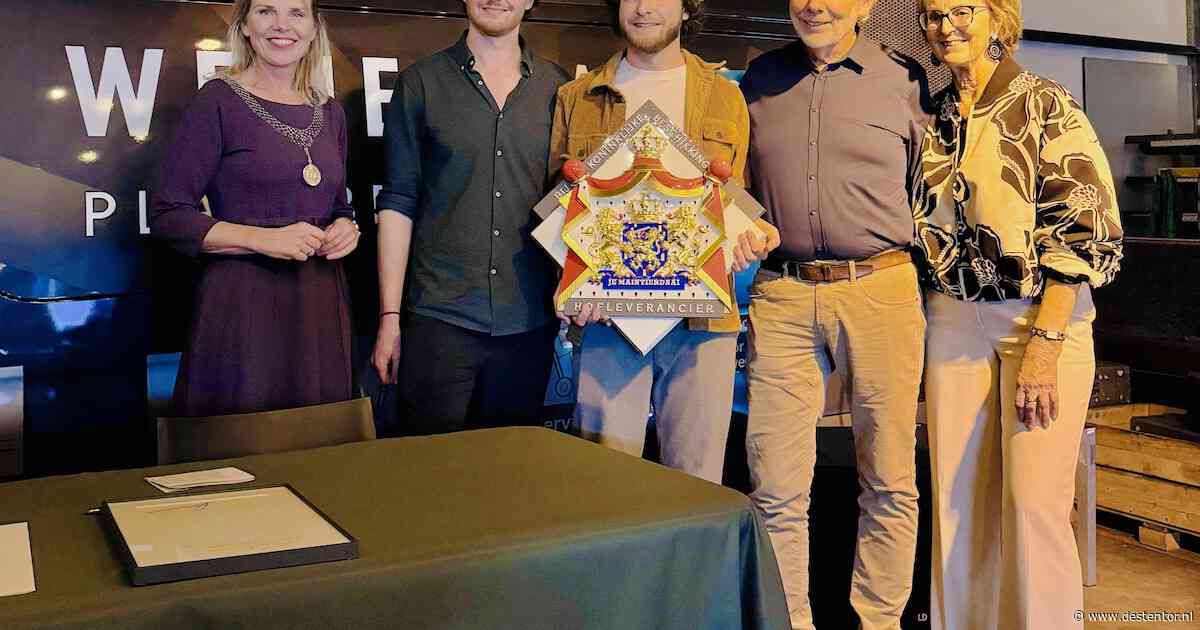 Tweelingbroers Bob en Thijs zijn met hun bedrijf uit Twello nu koninklijk