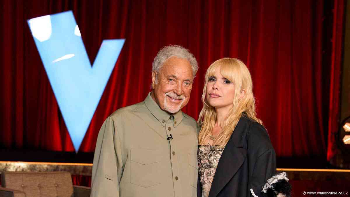 Sir Tom Jones supported by Paloma Faith as The Voice UK battle rounds kick off