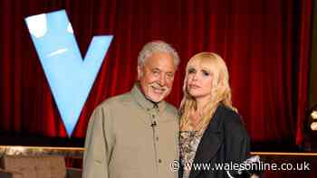 Sir Tom Jones supported by Paloma Faith as The Voice UK battle rounds kick off