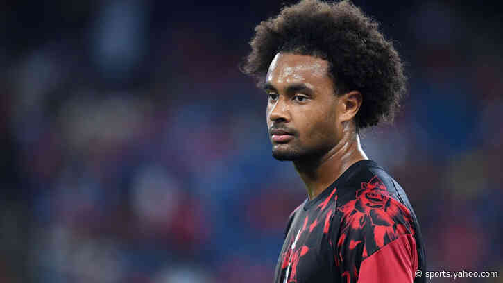 Napoli make initial contact for Manchester United’s Joshua Zirkzee