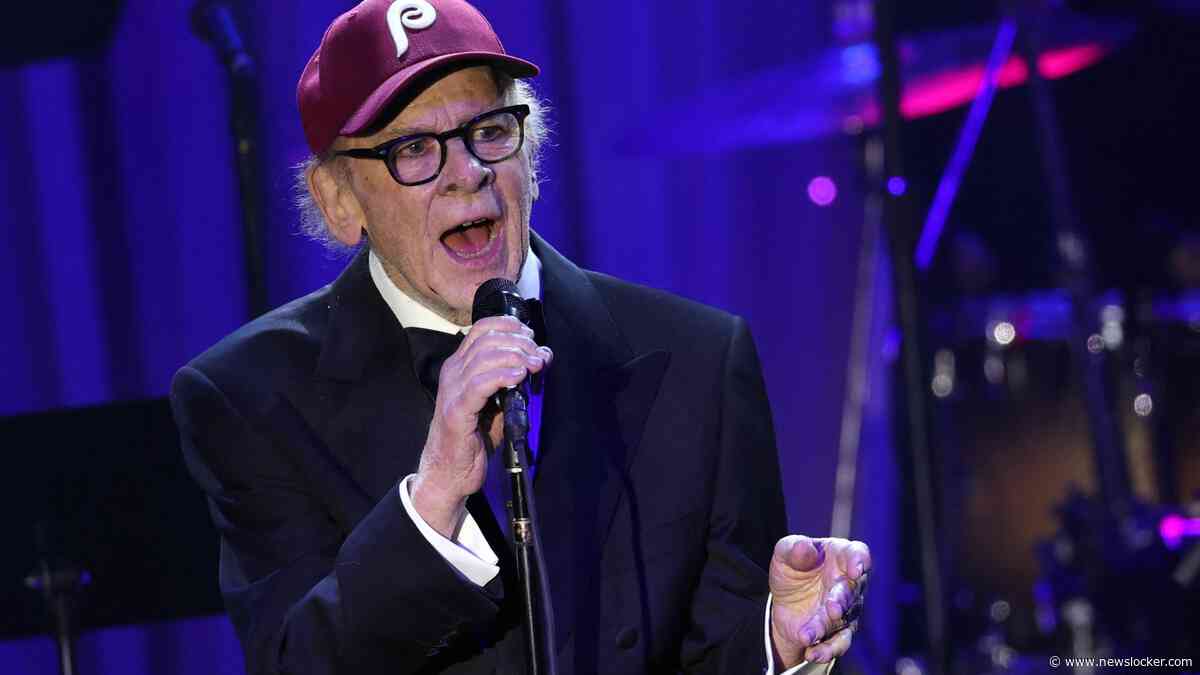 Art Garfunkel (84) zegt optredens af om gezondheid: ’De gedachte dat ik jullie teleurstel doet me verdriet’