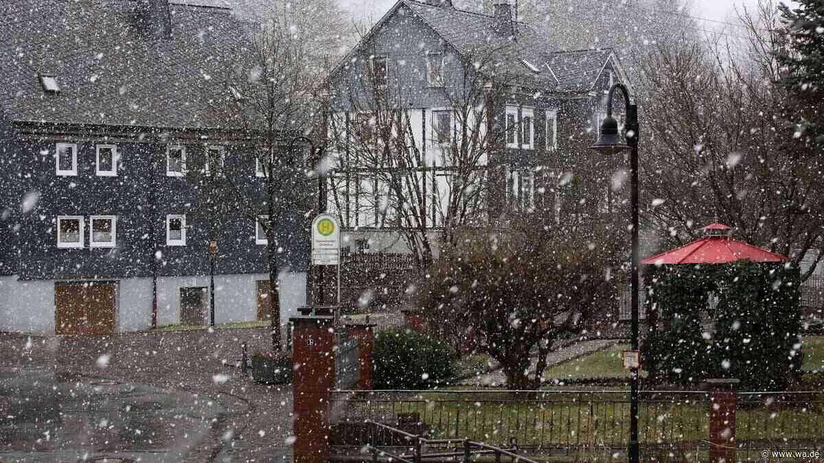 Wetter-Knall steht bevor: DWD kündigt Schneeschauer und Gewitter in Bayern an