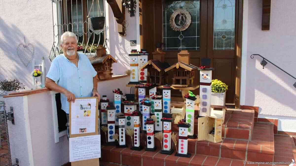 Moosinninger verkauft 50 Holz-Schneemänner für kranke Kinder