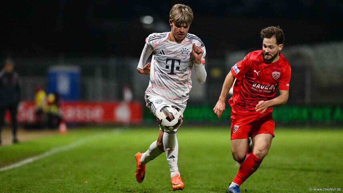 Bayern-Youngster Della Rovere muss am Spielfeld getackert werden