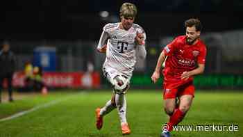 Bayern-Youngster Della Rovere muss am Spielfeld getackert werden