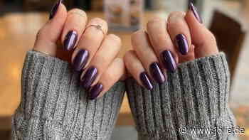 Lila Chrome Nails sind die mystische Dark-Aesthetic-Maniküre im Herbst 2026