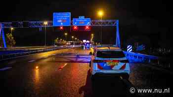 Voetganger op snelweg in Brabant overleden na aanrijding met vrachtwagen