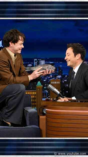 #CharlieHeaton & Jimmy do a Newfoundland Screech-In ceremony 😭 #FallonTonight