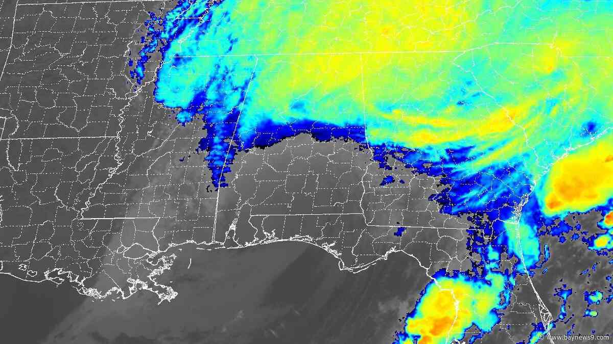 Isaias quickly weakens as it moves inland