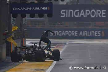 VIDEO: Einde sprintrace voor George Russell: Brit spint in de barrières op natte Marina Bay Street Circuit