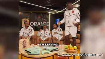 Brobbey staat plots op tijdens video met Oranje-teamgenoten: 'Boys, ik ga weg'