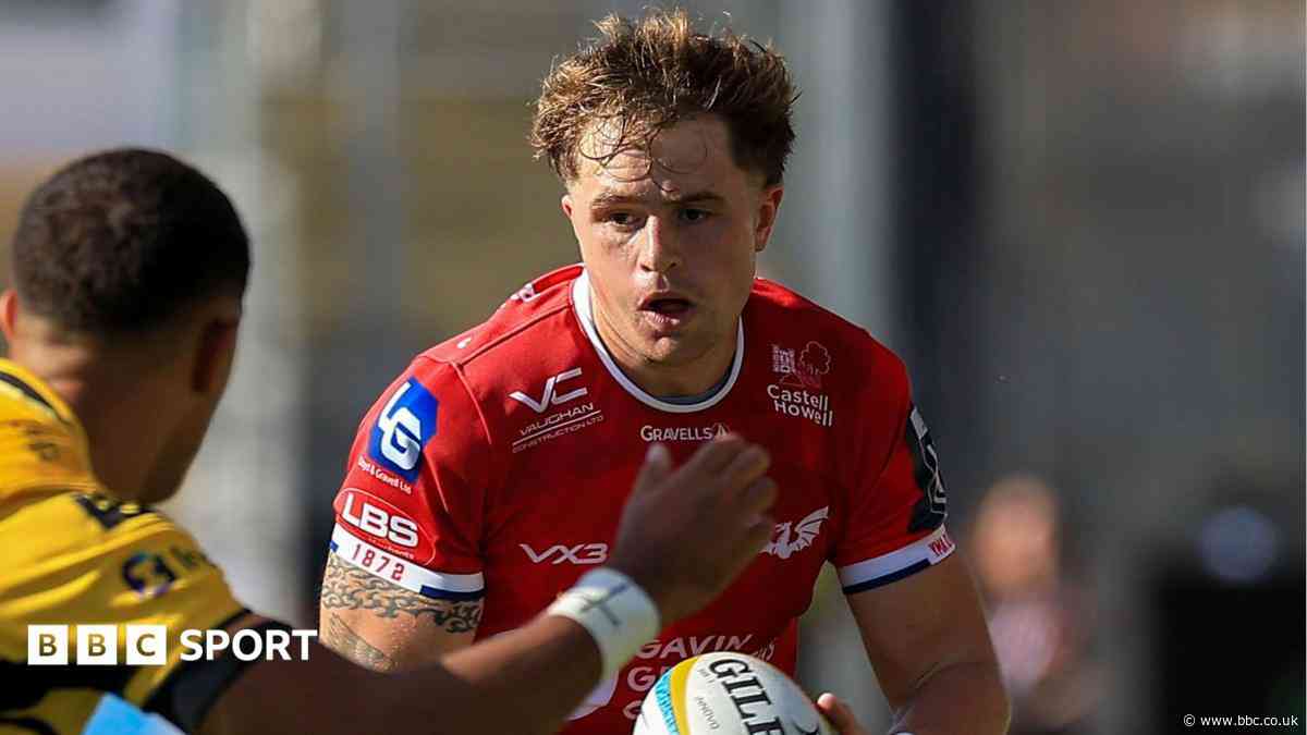 Scarlets back in-form Page to earn Wales Test call