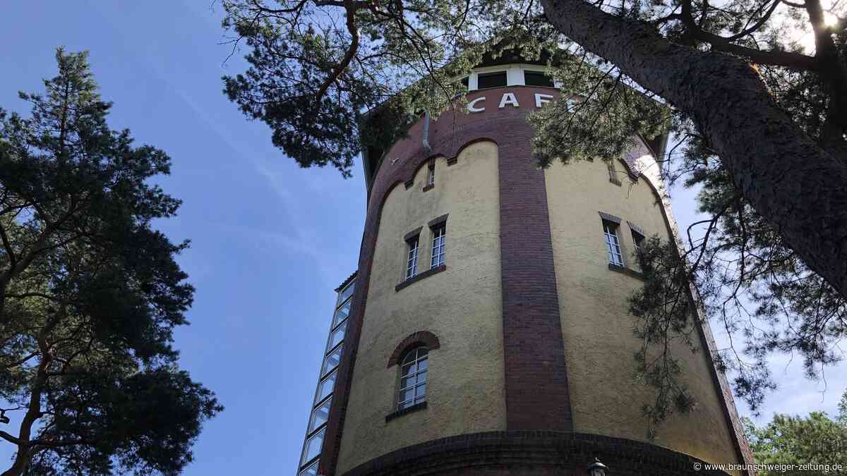 Unübersehbar: Da tut sich was rund ums Café im Gifhorner Wasserturm