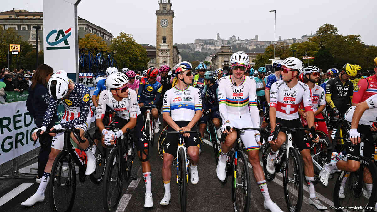 Peloton protesteert vijf minuten voor start Ronde van Lombardije: ’We aanvaarden niet dat renners sterven’