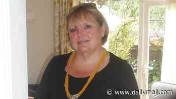 I lost six stone and have kept it off for 11 years WITHOUT weight loss jabs: Simple diet changes helped me beat the odds.. here's how I did it