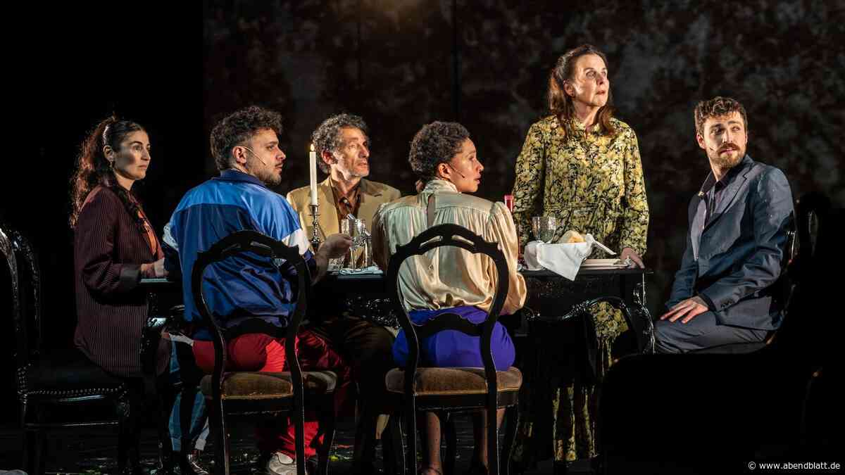 „Dschinns“ im Thalia Theater: Wenn in der Familie alte Wunden wieder aufreißen