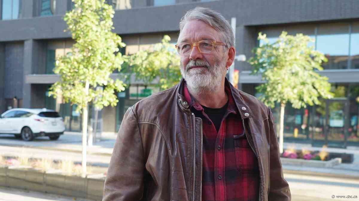 Guelph singer-songwriter releases solo album for 1st time in 20 years