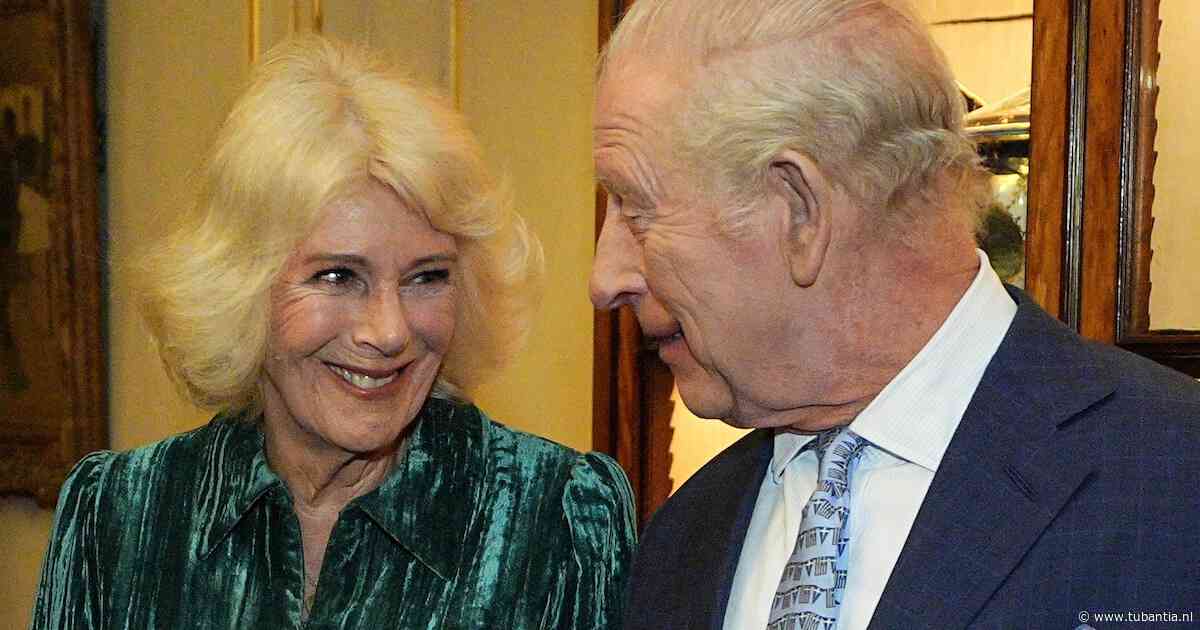 Koningin Camilla las als tiener stiekem verboden erotische roman: ‘Als iets niet mag, wil je het hebben’