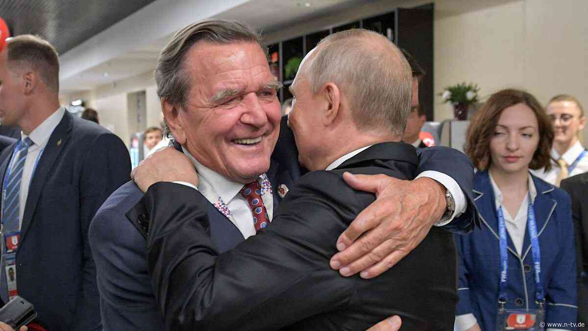 Nach Besuch von Putin-Party : SPD-Landeschefs fordern Parteiausschluss von Ex-Kanzler Schröder