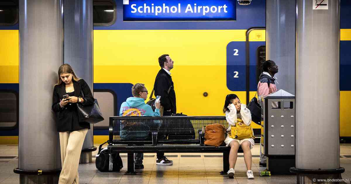 Stroomstoring legt treinverkeer naar Schiphol stil, NS noemt situatie ‘rommelig’