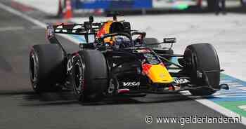 LIVE Formule 1 | Klagende Max Verstappen opent niet sterk in tweede deel, Lewis Hamilton vliegt in Singapore
