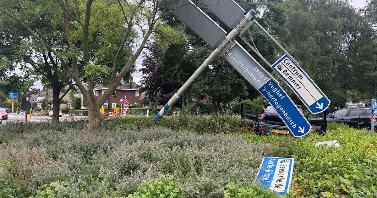 BRIEVEN I ‘ Jonkies in dikke Mercedes, hoe kan dat?’