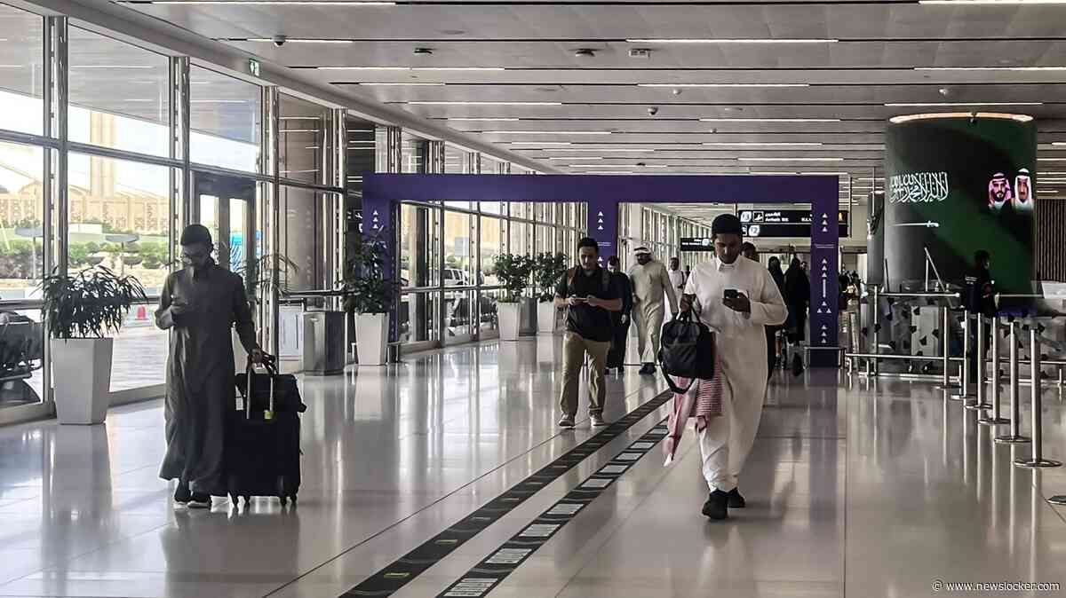 LIVE | Tientallen gewonden na aanval op luchthaven Riyad
