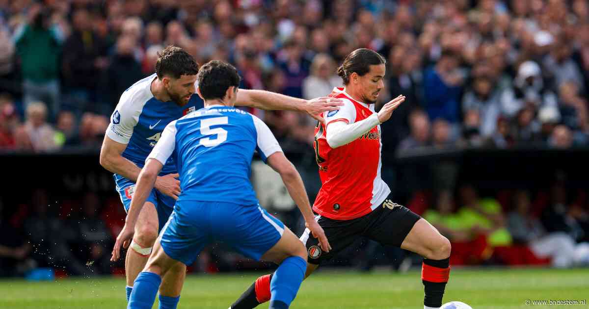 LIVE eredivisie | Feyenoord moet het zonder Watanabe doen in kraker, Stengs vervangt geblesseerde Smit bij AZ