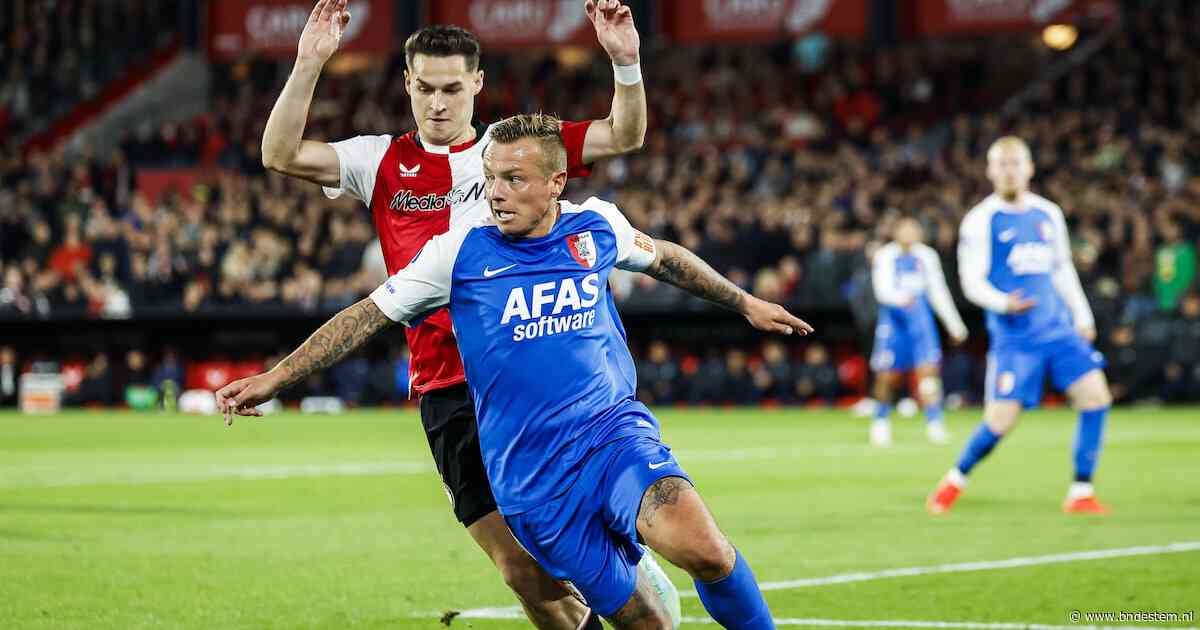 LIVE eredivisie | Cruciale VAR-ingreep: penalty AZ na lange check teruggedraaid in topper tegen Feyenoord