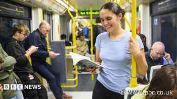 Thousands of books given away to commuters