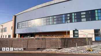 Fresh delay for troubled Aberdeen cancer centre