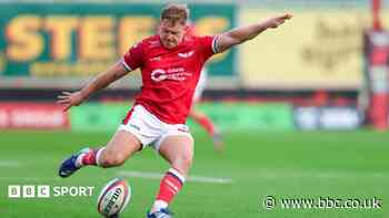 Costelow kick seals Scarlets' first league win