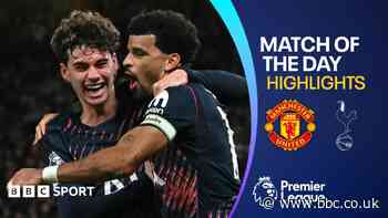 Solanke scores in added time as 10-man Spurs draw with Man Utd