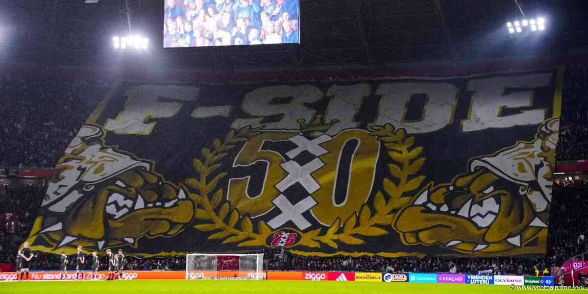 Vuurwerkspektakel in ArenA tijdens Ajax - NEC: F-Side viert vijftigjarig bestaan
