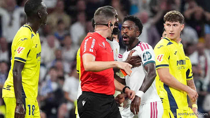 🚨 Madness: Vinicius sent off for pulling an opponent's hair