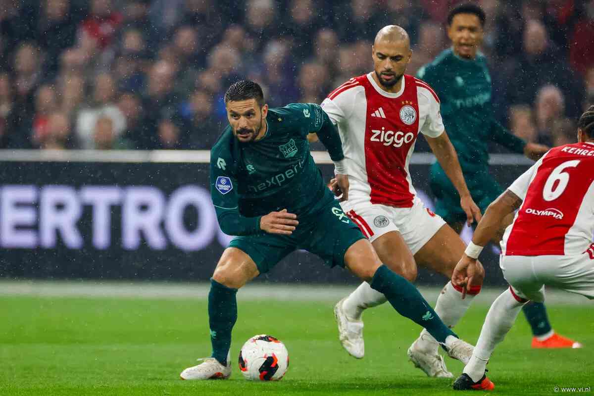 Pover Ajax bijt zich in regenachtige Johan Cruijff Arena stuk op NEC